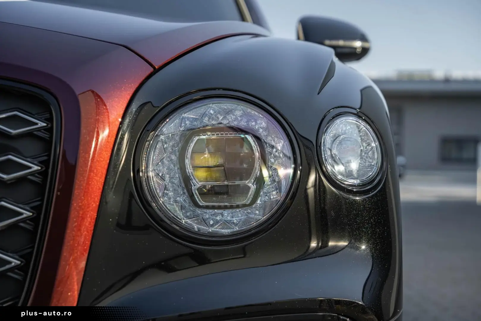 BENTLEY Flying Spur Mulliner   BESPOKE 2-Tone