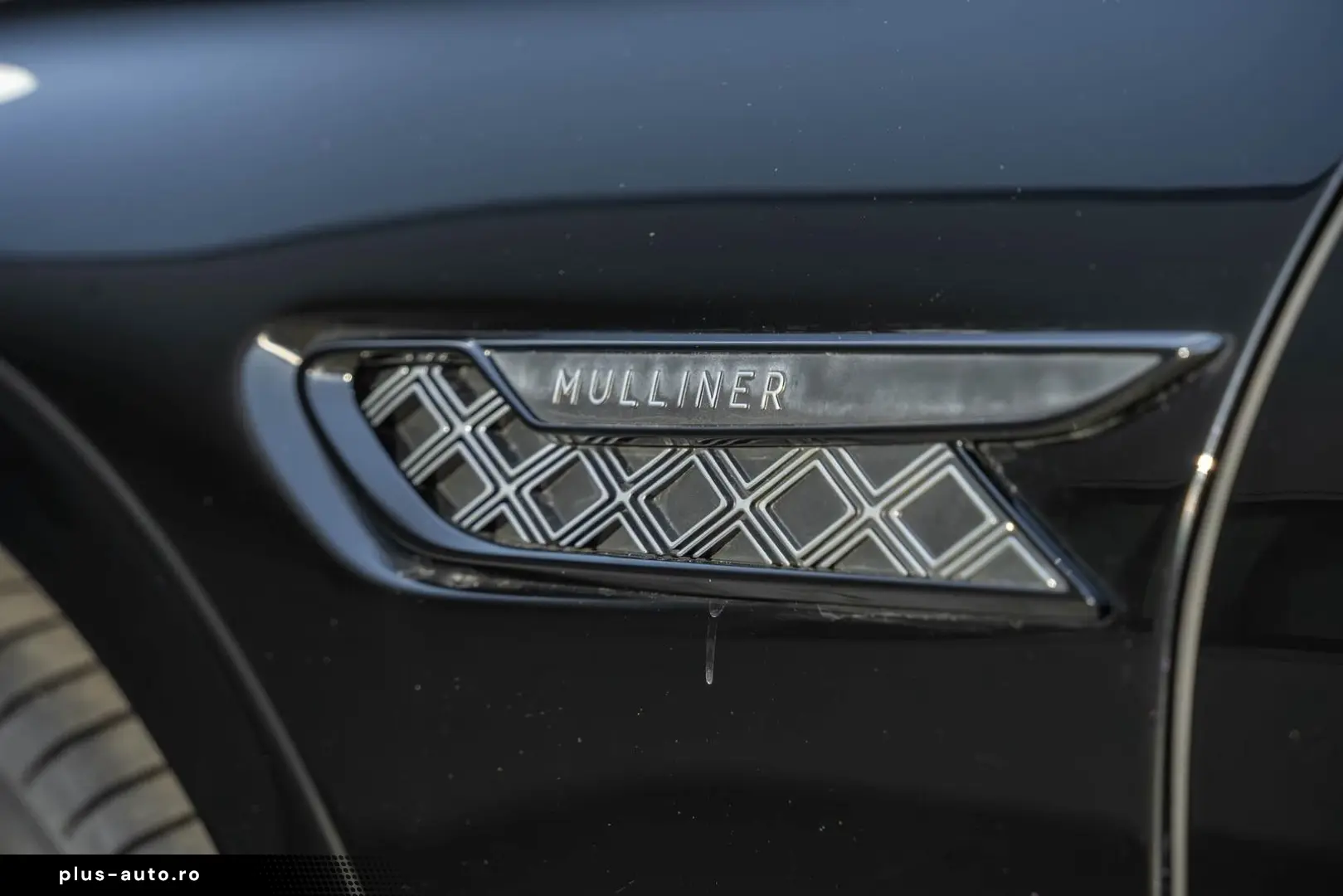 BENTLEY Flying Spur Mulliner   BESPOKE 2-Tone