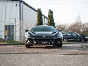 LOTUS Emira First Edition V6   neuwertig  1. Hand