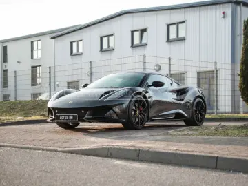 LOTUS Emira First Edition V6   neuwertig  1. Hand