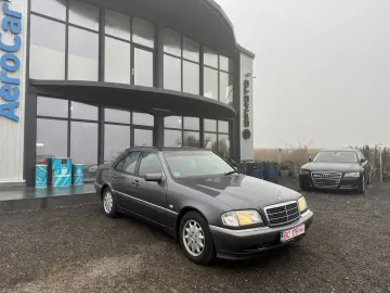 MERCEDES-BENZ C240    AUTOMAT