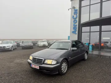 MERCEDES-BENZ C240    AUTOMAT