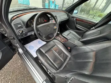MERCEDES-BENZ C240    AUTOMAT