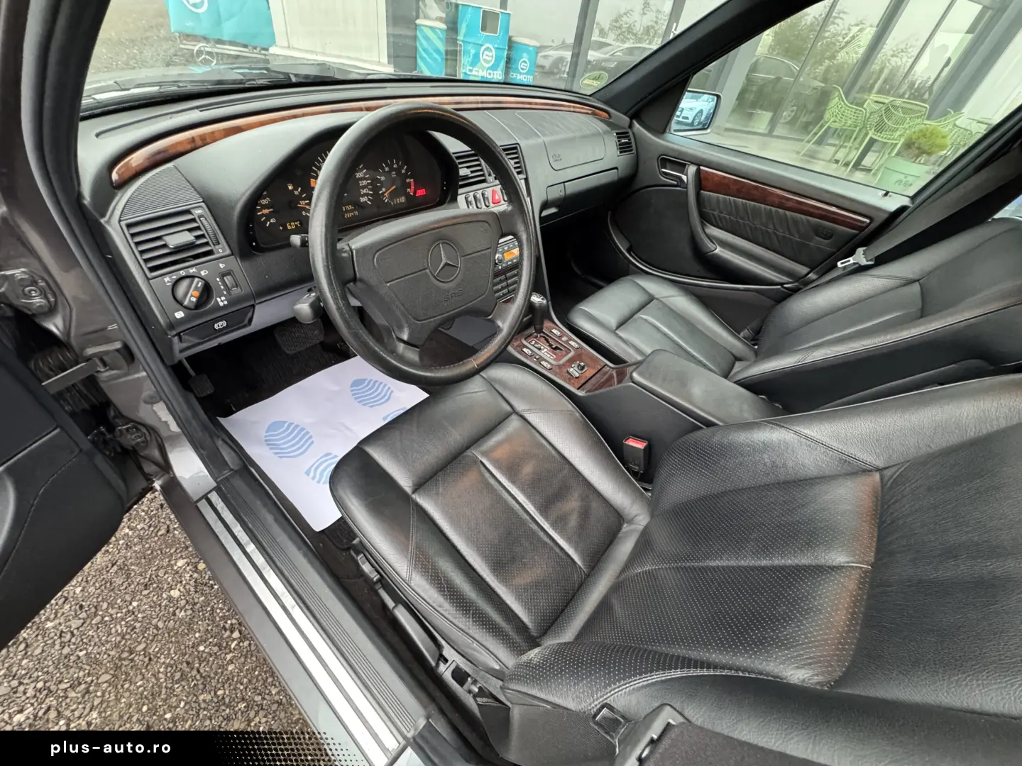 MERCEDES-BENZ C240    AUTOMAT