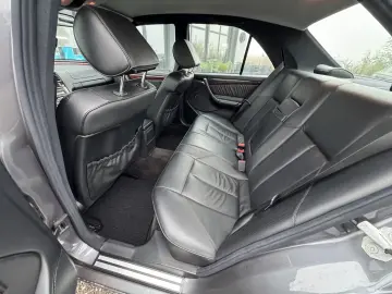 MERCEDES-BENZ C240    AUTOMAT