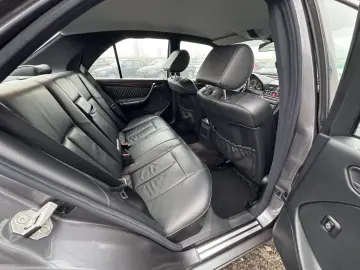 MERCEDES-BENZ C240    AUTOMAT