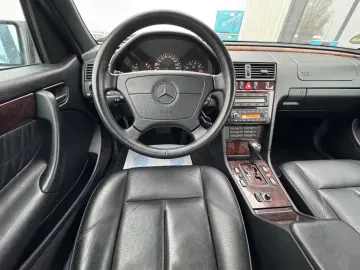 MERCEDES-BENZ C240    AUTOMAT