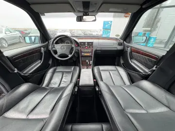 MERCEDES-BENZ C240    AUTOMAT