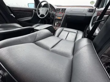 MERCEDES-BENZ C240    AUTOMAT