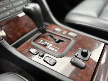 MERCEDES-BENZ C240    AUTOMAT