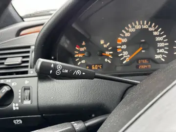 MERCEDES-BENZ C240    AUTOMAT