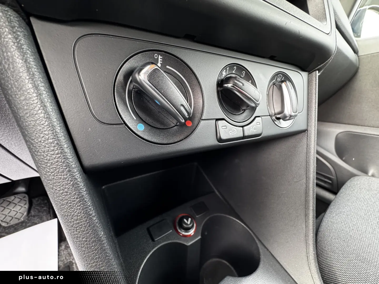 VOLKSWAGEN POLO    1.2 TSI    AER CONDITIONAT