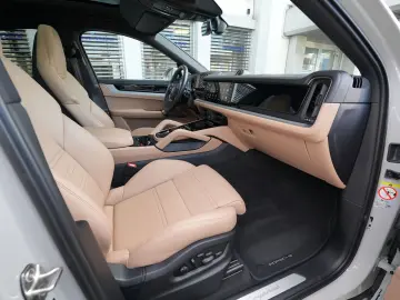 PORSCHE Cayenne E-Hybrid Coupé BEIGE-SPORTDESIGN-INNO-22