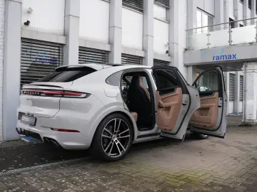 PORSCHE Cayenne E-Hybrid Coupé BEIGE-SPORTDESIGN-INNO-22