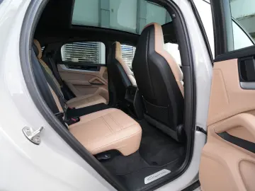 PORSCHE Cayenne E-Hybrid Coupé BEIGE-SPORTDESIGN-INNO-22