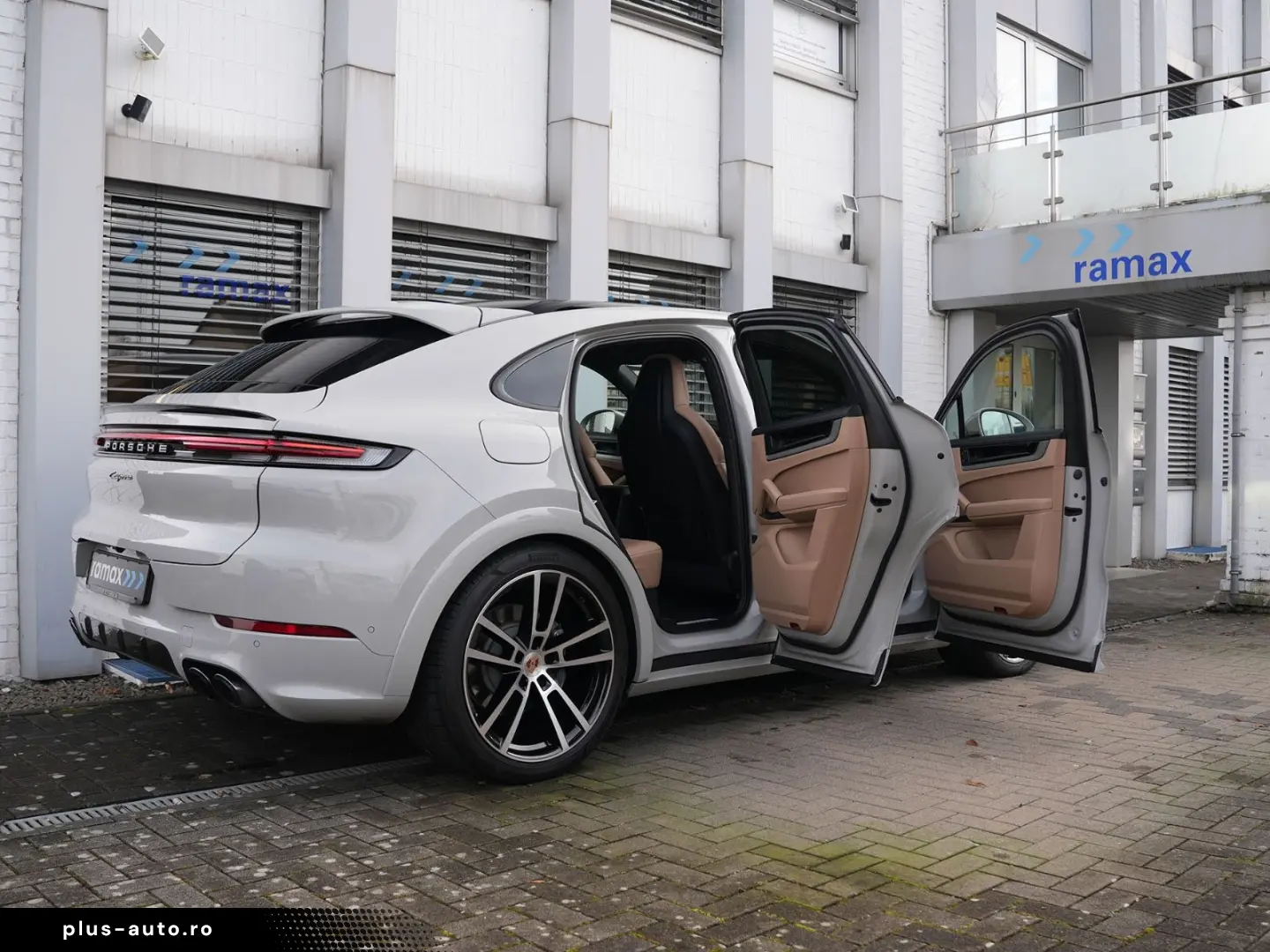 PORSCHE Cayenne E-Hybrid Coupé BEIGE-SPORTDESIGN-INNO-22