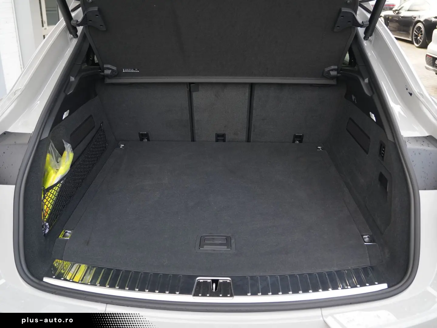 PORSCHE Cayenne E-Hybrid Coupé BEIGE-SPORTDESIGN-INNO-22