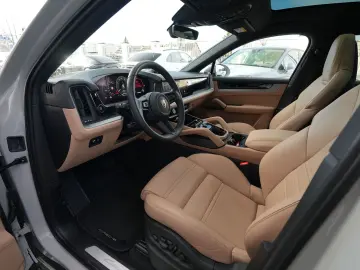 PORSCHE Cayenne E-Hybrid Coupé BEIGE-SPORTDESIGN-INNO-22