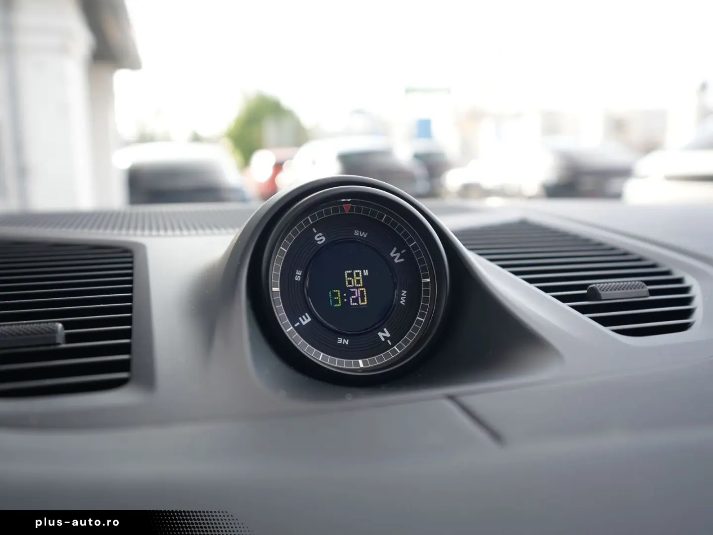 PORSCHE Cayenne E-Hybrid Coupé BEIGE-SPORTDESIGN-INNO-22