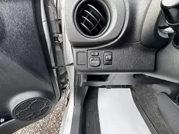 TOYOTA YARIS    2012    AER