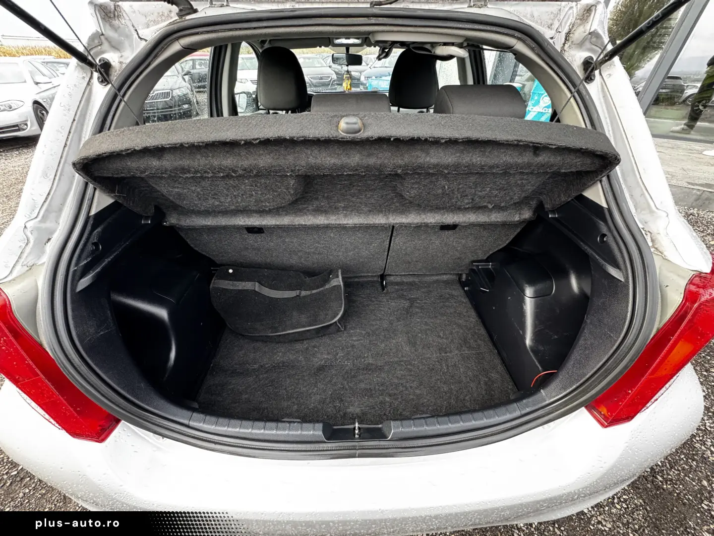 TOYOTA YARIS    2012    AER