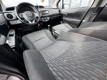 TOYOTA YARIS    2012    AER