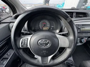 TOYOTA YARIS    2012    AER