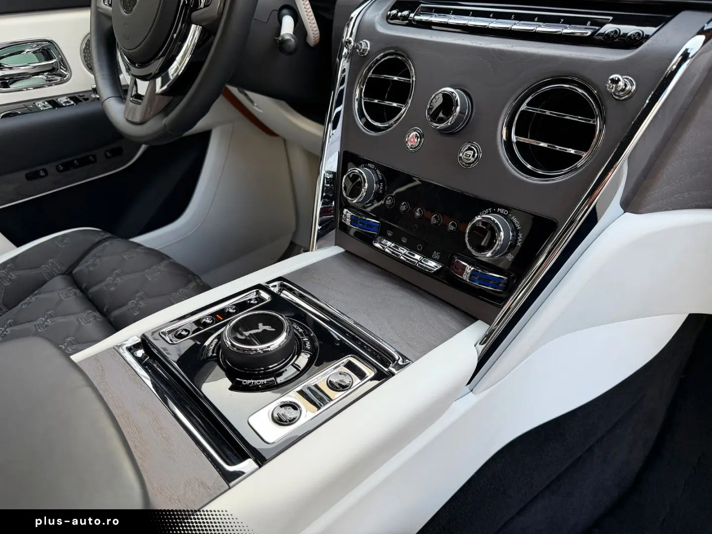 ROLLS ROYCE Cullinan 4 Seats Audio Series II heated&cooled