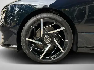 ROLLS ROYCE Black Badge - Bespoke Starlight Carbon