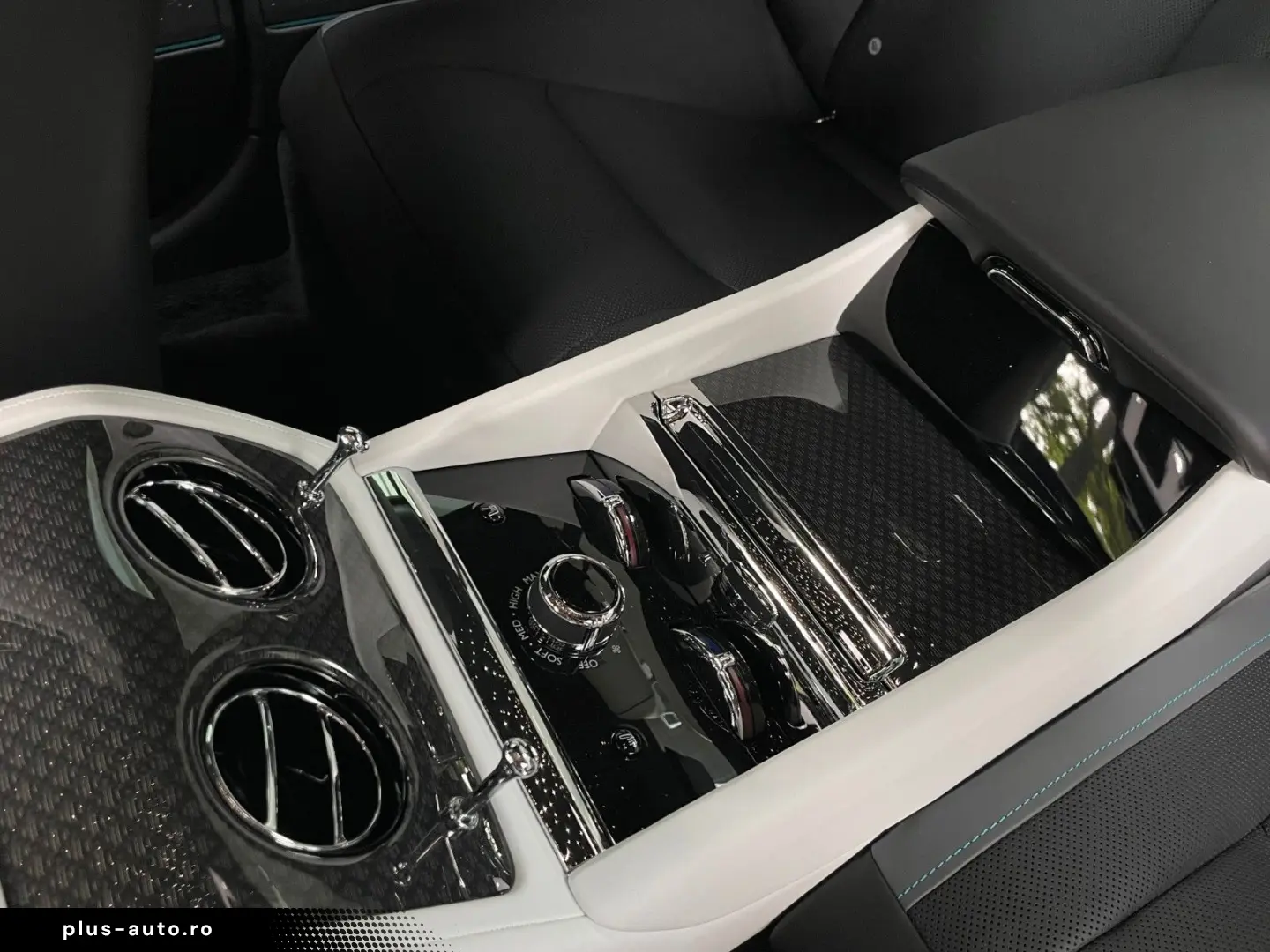 ROLLS ROYCE Black Badge - Bespoke Starlight Carbon