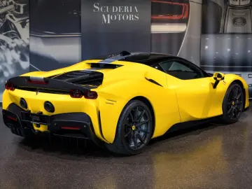 FERRARI SF90 STRADALE   ASSETTO FIORANO