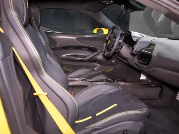 FERRARI SF90 STRADALE   ASSETTO FIORANO