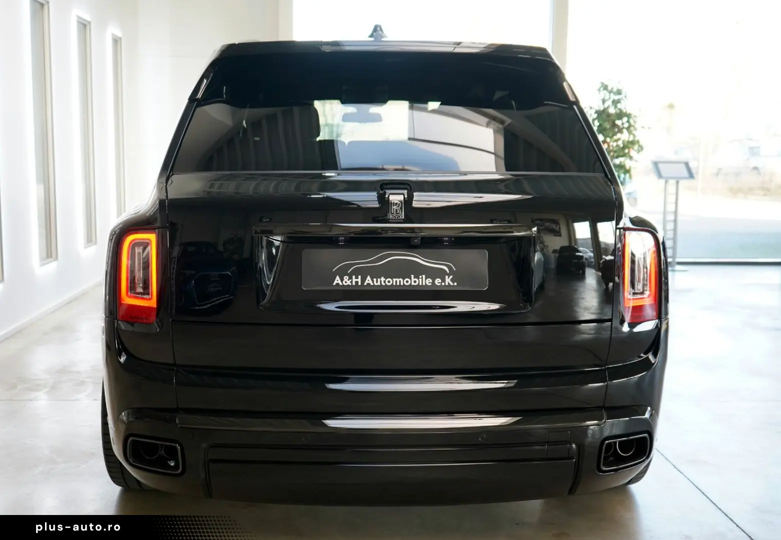 ROLLS ROYCE Cullinan BLACK BADGE MANSORY STARLIGHT BESPOKE