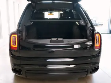 ROLLS ROYCE Cullinan BLACK BADGE MANSORY STARLIGHT BESPOKE