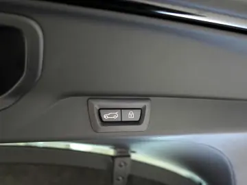 ROLLS ROYCE Cullinan BLACK BADGE MANSORY STARLIGHT BESPOKE