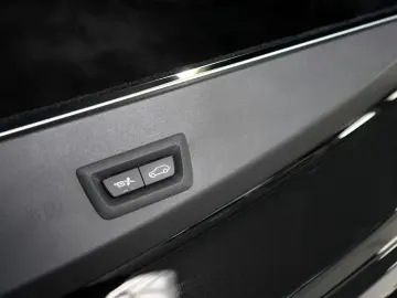 ROLLS ROYCE Cullinan BLACK BADGE MANSORY STARLIGHT BESPOKE