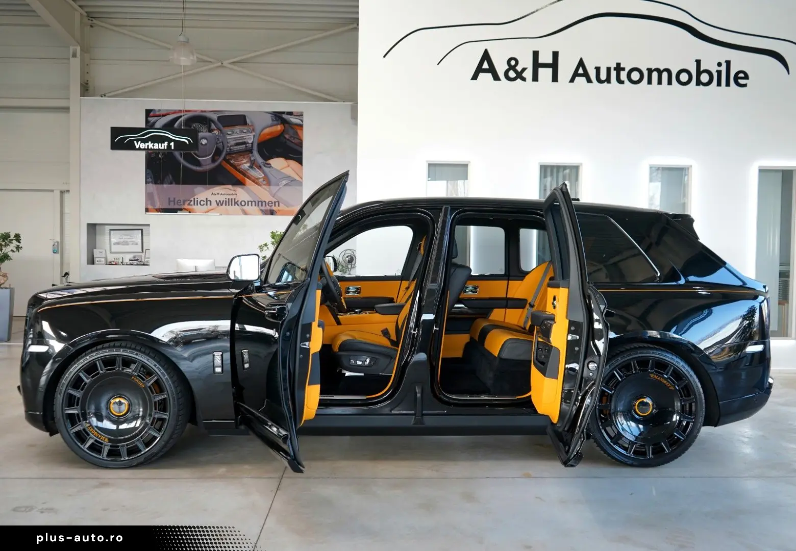 ROLLS ROYCE Cullinan BLACK BADGE MANSORY STARLIGHT BESPOKE