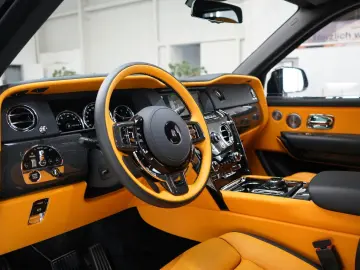ROLLS ROYCE Cullinan BLACK BADGE MANSORY STARLIGHT BESPOKE