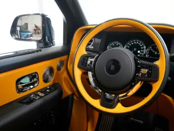 ROLLS ROYCE Cullinan BLACK BADGE MANSORY STARLIGHT BESPOKE