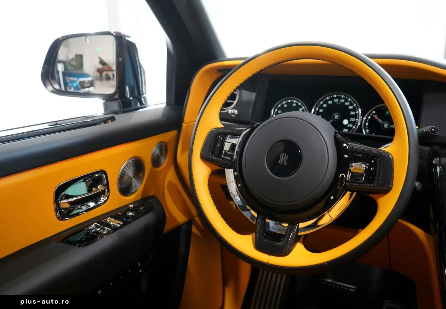 ROLLS ROYCE Cullinan BLACK BADGE MANSORY STARLIGHT BESPOKE