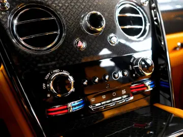 ROLLS ROYCE Cullinan BLACK BADGE MANSORY STARLIGHT BESPOKE