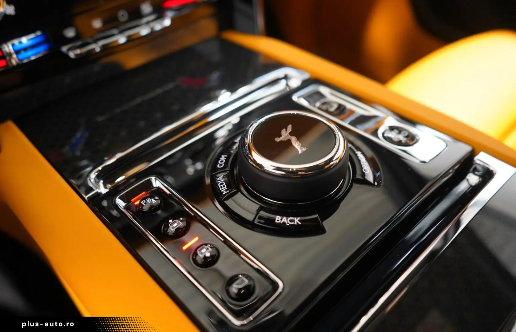 ROLLS ROYCE Cullinan BLACK BADGE MANSORY STARLIGHT BESPOKE