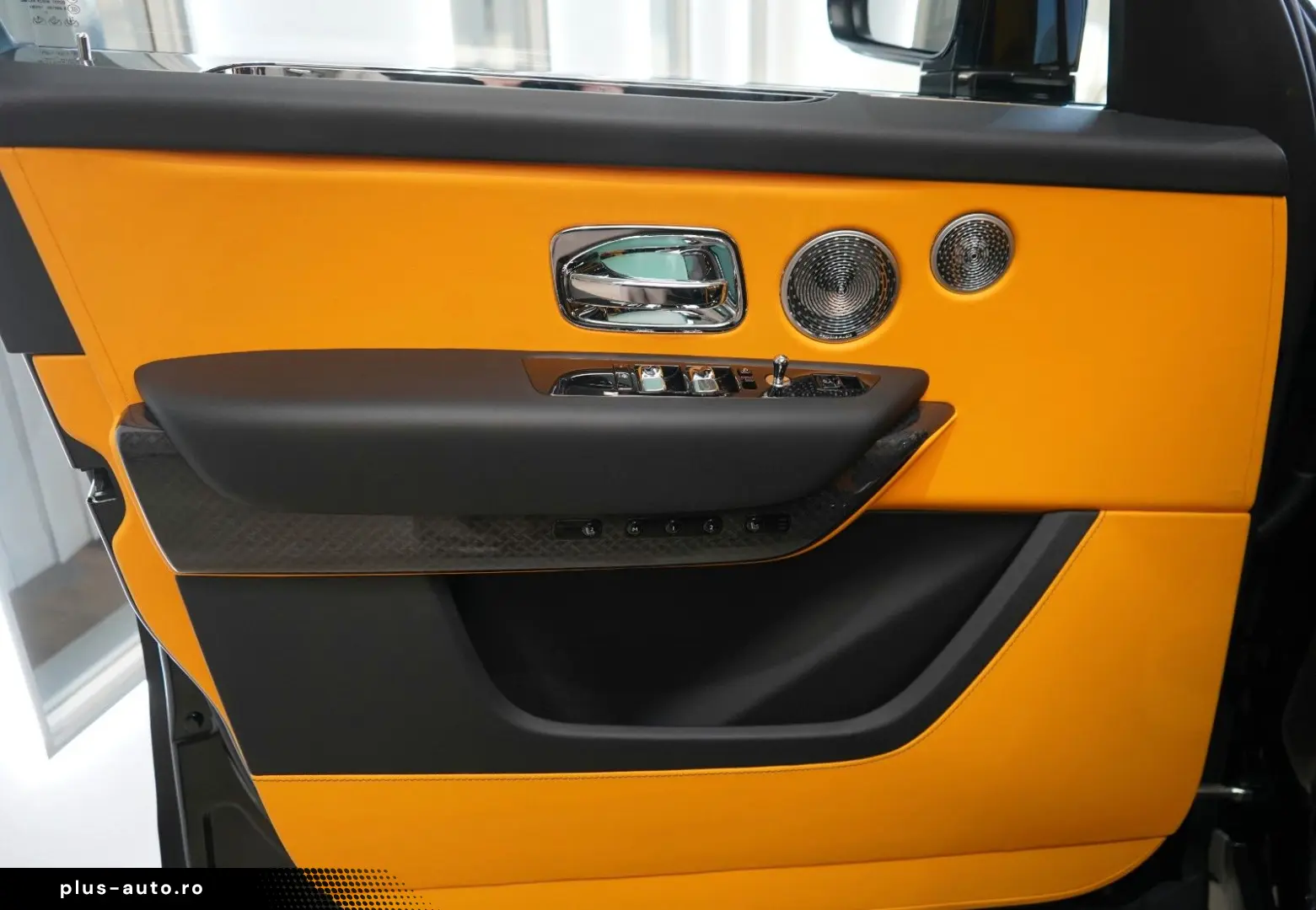 ROLLS ROYCE Cullinan BLACK BADGE MANSORY STARLIGHT BESPOKE