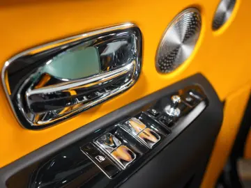 ROLLS ROYCE Cullinan BLACK BADGE MANSORY STARLIGHT BESPOKE