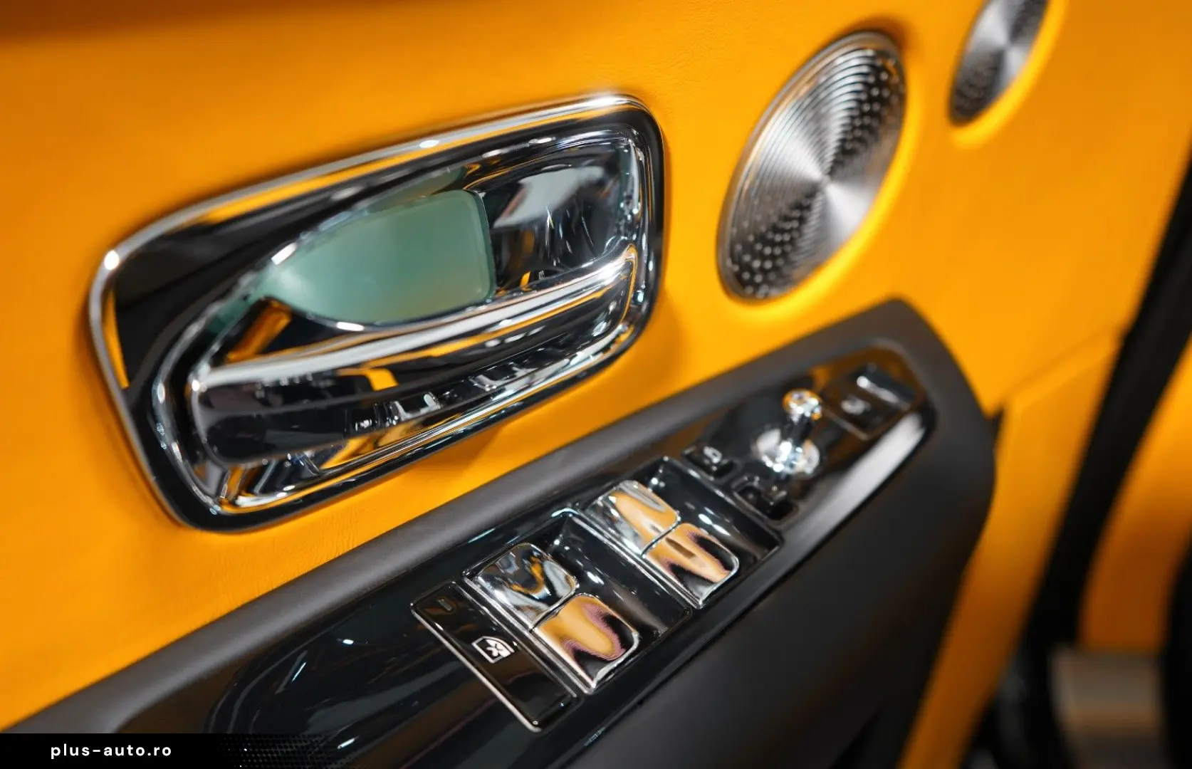 ROLLS ROYCE Cullinan BLACK BADGE MANSORY STARLIGHT BESPOKE