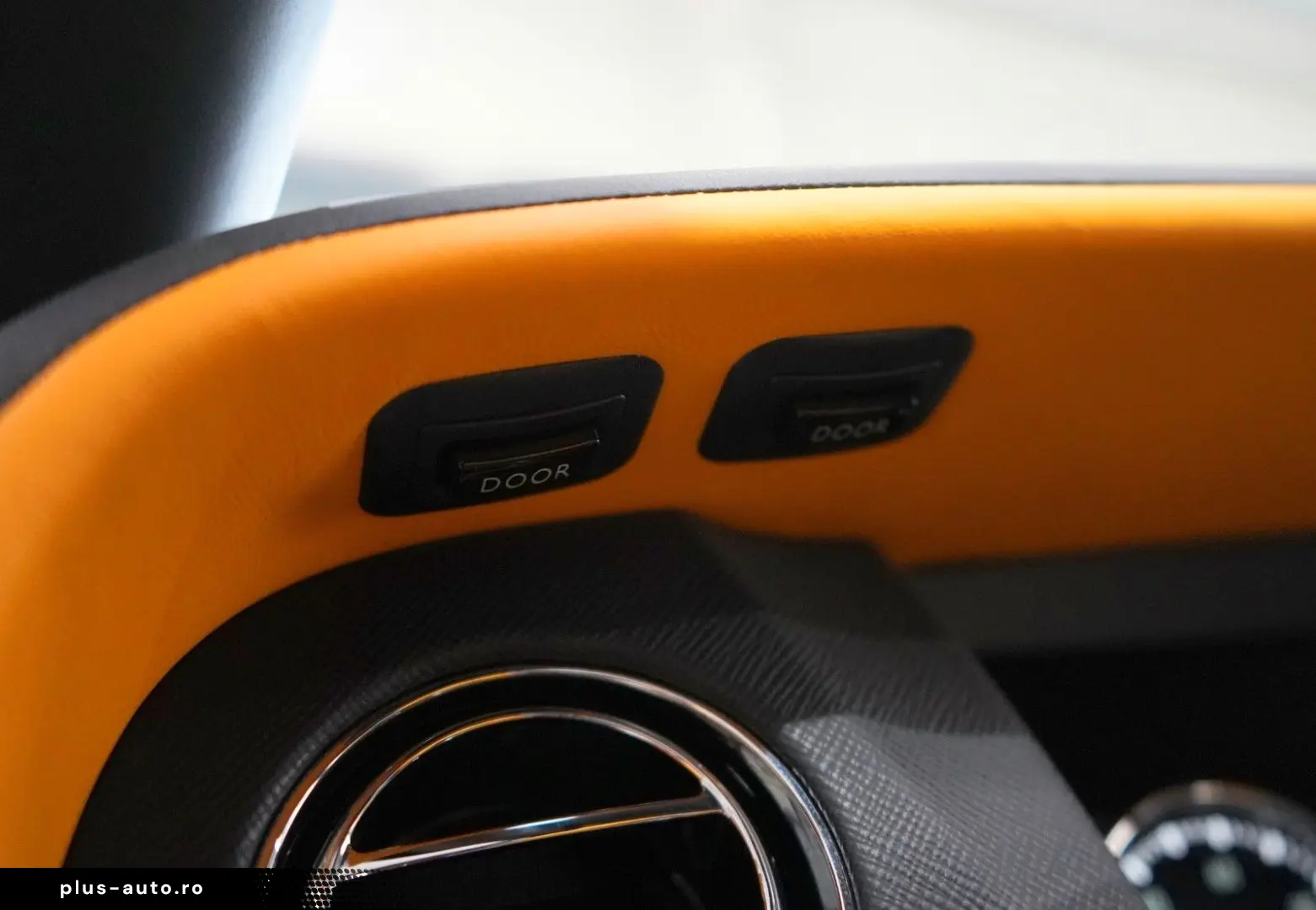 ROLLS ROYCE Cullinan BLACK BADGE MANSORY STARLIGHT BESPOKE