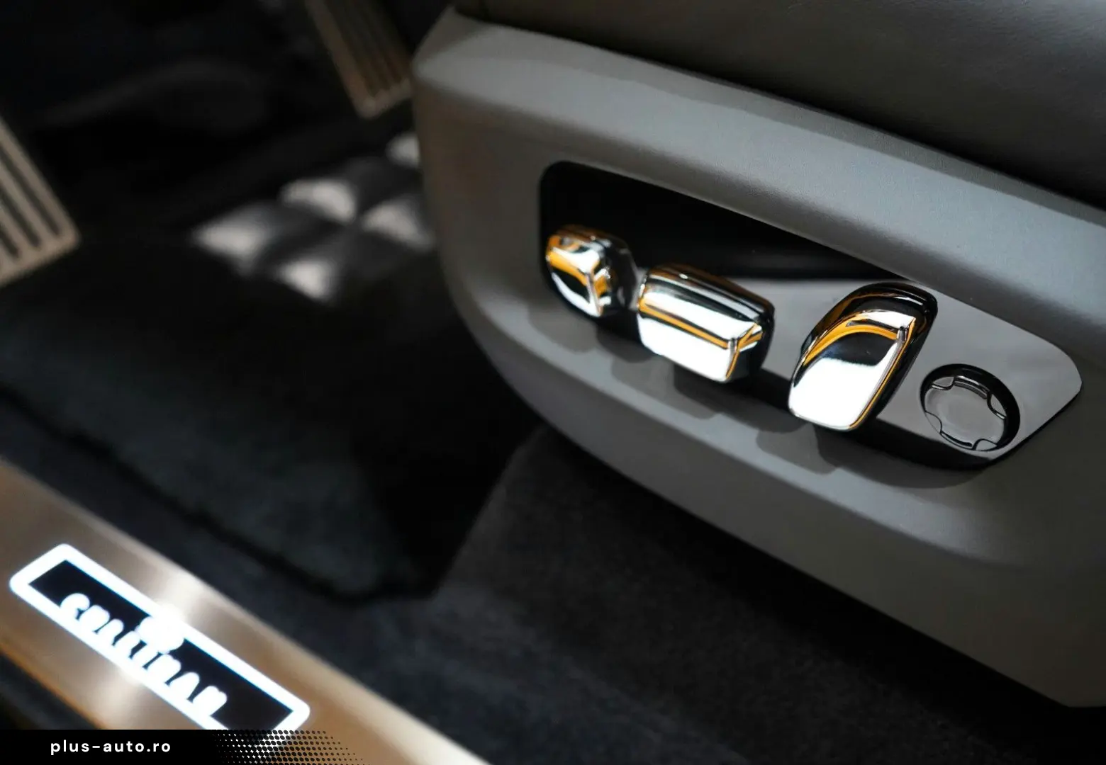 ROLLS ROYCE Cullinan BLACK BADGE MANSORY STARLIGHT BESPOKE