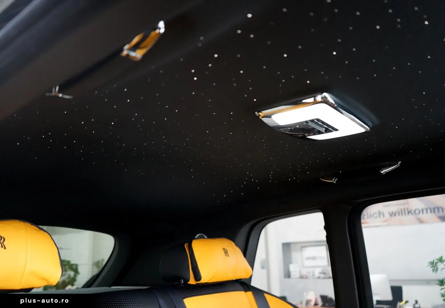 ROLLS ROYCE Cullinan BLACK BADGE MANSORY STARLIGHT BESPOKE