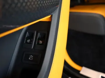 ROLLS ROYCE Cullinan BLACK BADGE MANSORY STARLIGHT BESPOKE