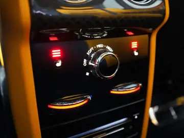 ROLLS ROYCE Cullinan BLACK BADGE MANSORY STARLIGHT BESPOKE